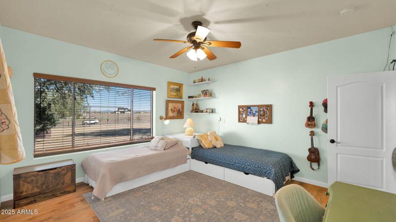 77-web-or-mls-P1287907