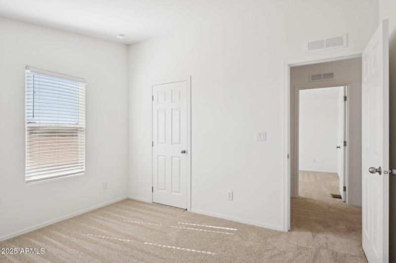 27-web-or-mls-663-n-ralston-rd