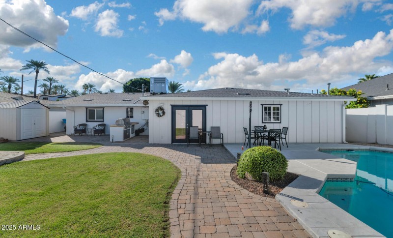 4240 E Sells Dr-large-037-044-TOD0976-15