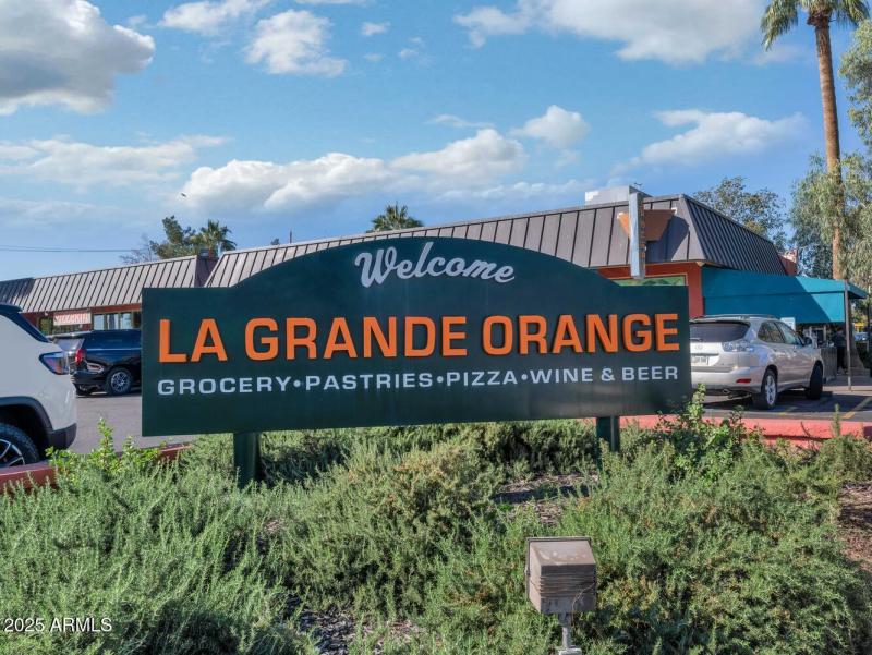 4240 E Sells Dr-large-043-011-TOD0980-13