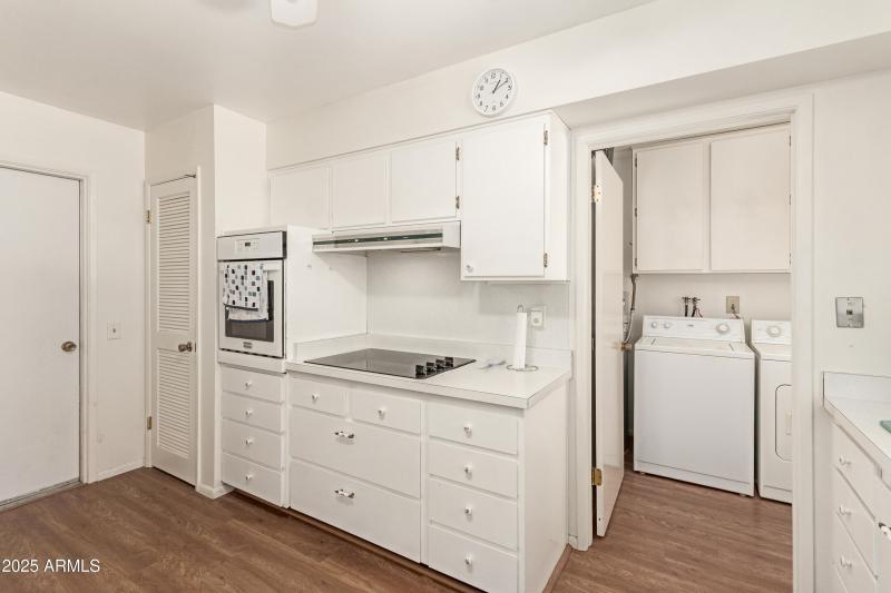 Long_Hills_Kitchen_Range