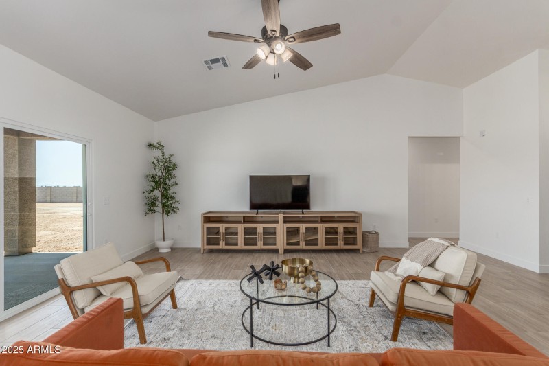 13 Sandstone Mountain