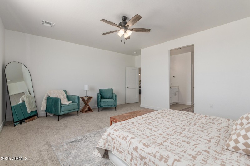 22 Sandstone Mountain