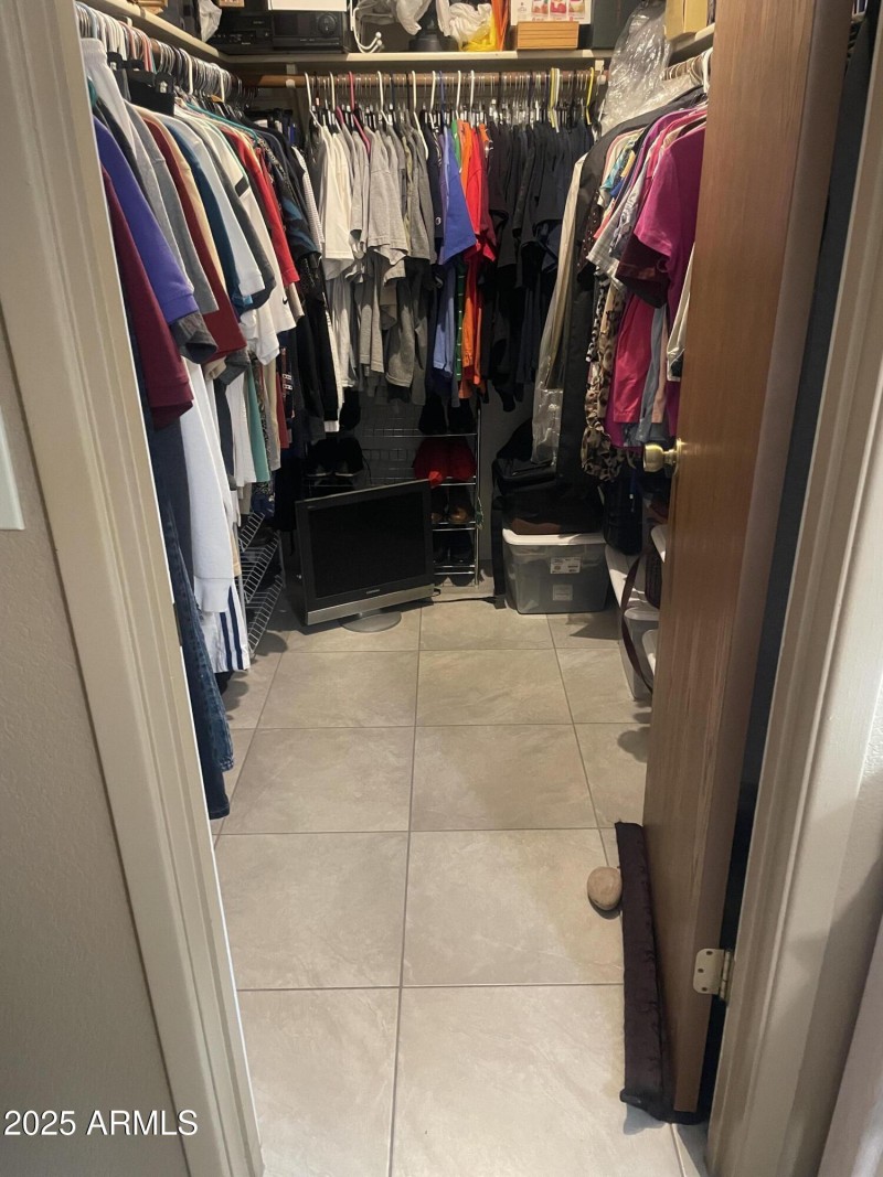 Enrose Master Walk in Closet