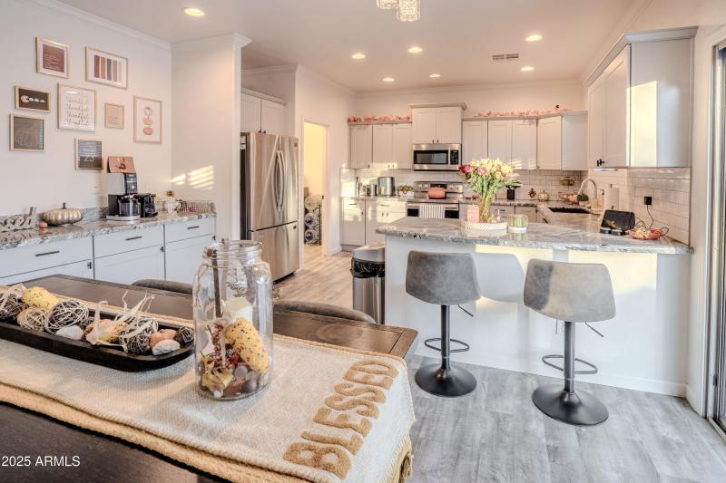 Dining & Kitchen Area