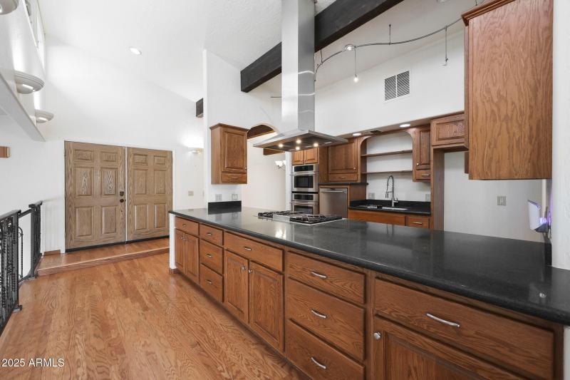 Dinette to Front Entry