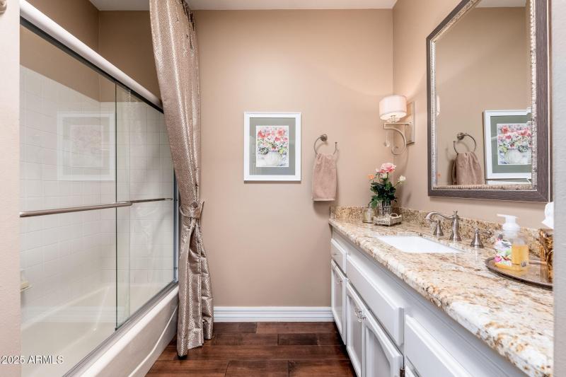 7486 E Mercer Ln - 40