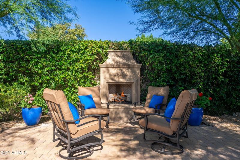 7486 E Mercer Ln - 50