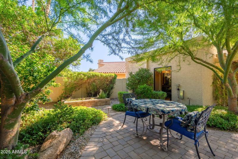 7486 E Mercer Ln - 52