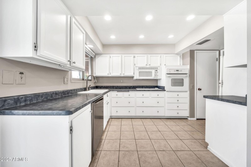 13006 W Desert Glen Dr-19