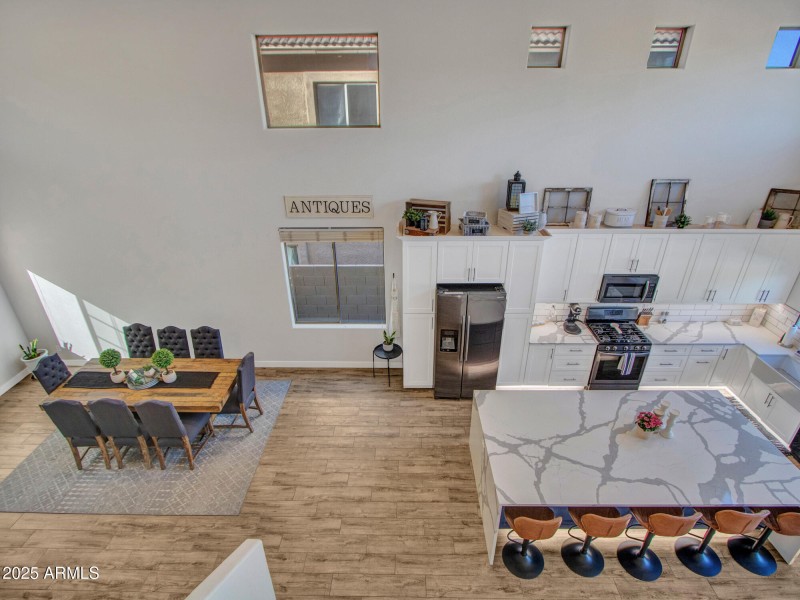 09-Upstairs-Hall-(4)