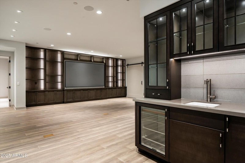 031_Living Room Wet Bar