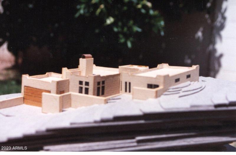 Carriage prop scale model 2