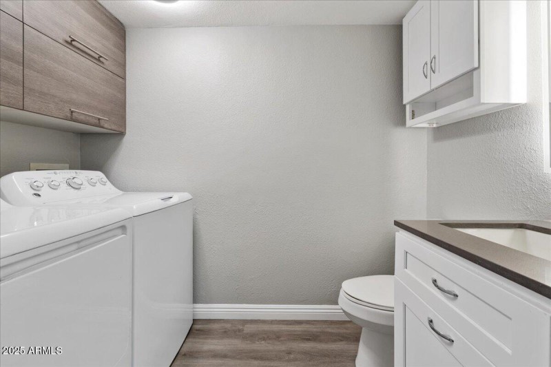 18-Powder room _ Laundry Room