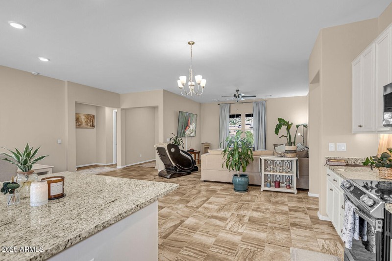 HK5A0471-chari-removed-1280