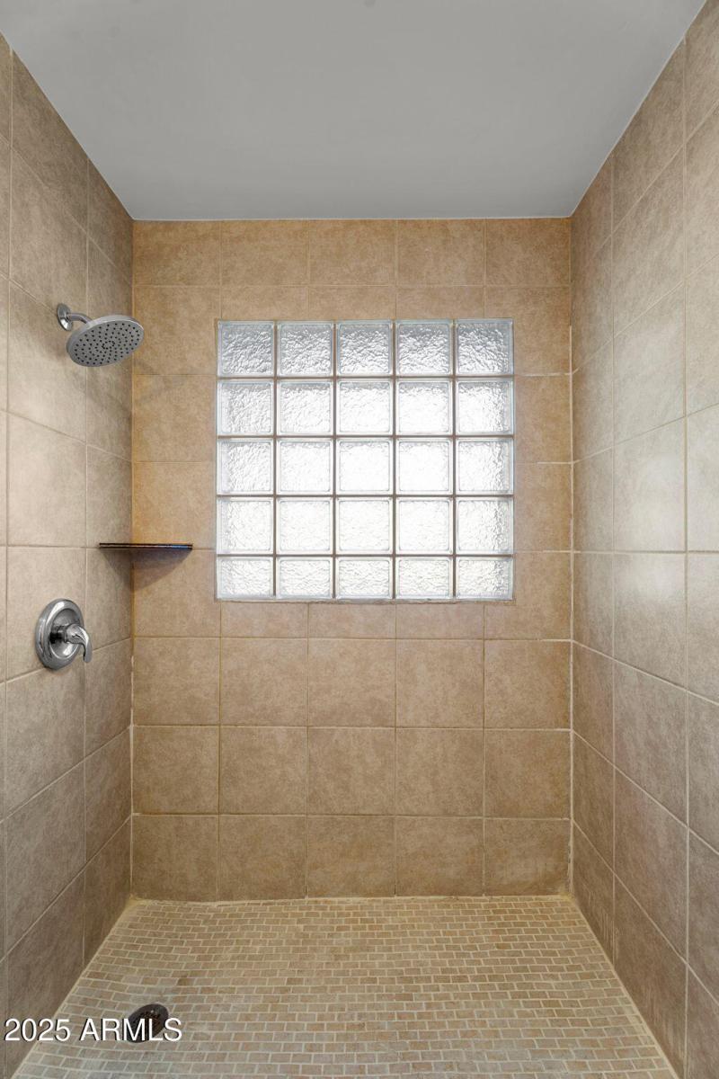 38-web-or-mls-3420 N 45th st-40