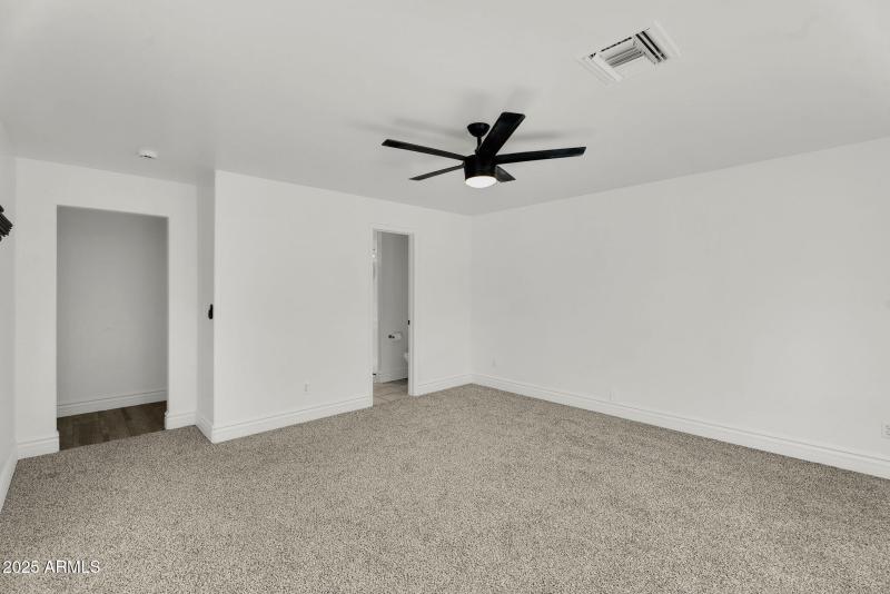 26-web-or-mls-3420 N 45th st-27