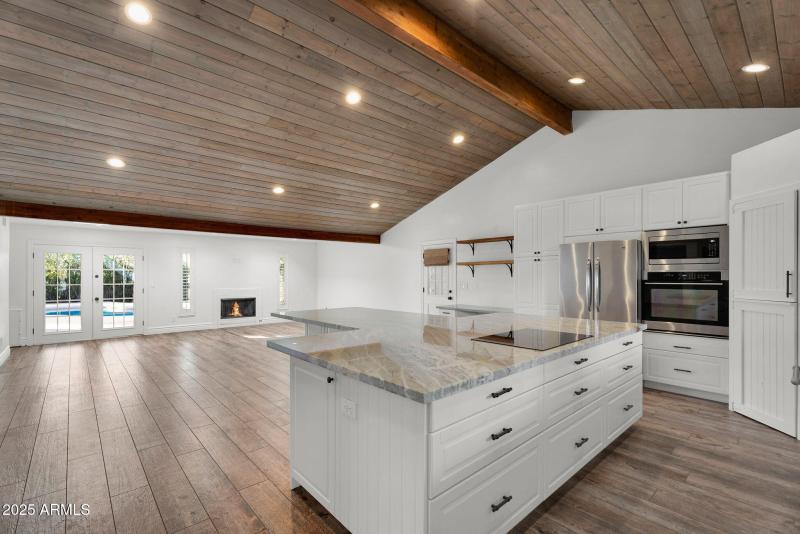 16-web-or-mls-3420 N 45th st-15