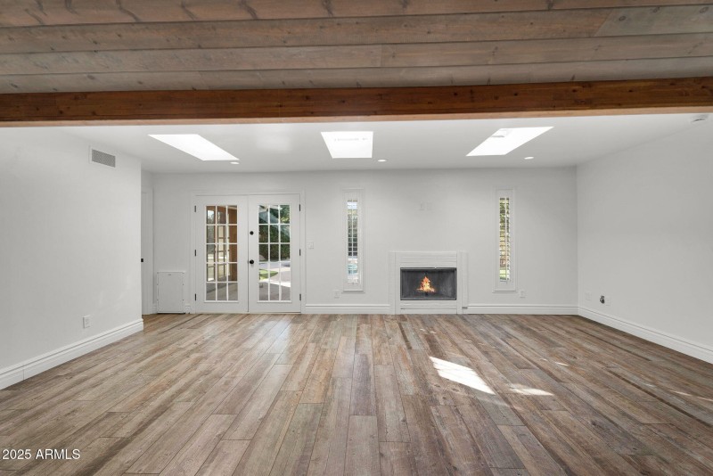 7-web-or-mls-3420 N 45th st-11