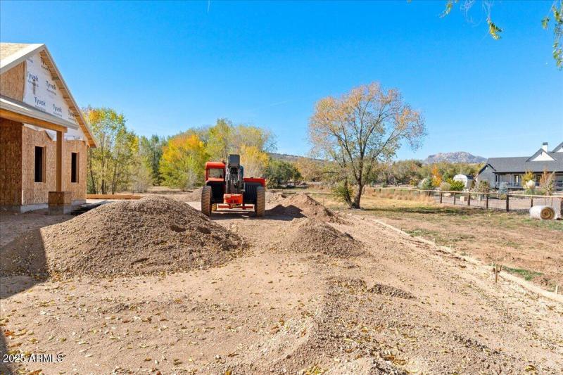 16-Backayrd View of Granite Mountain