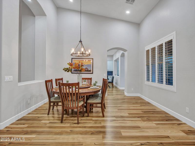 04-Living-&-Dining-room-(5)