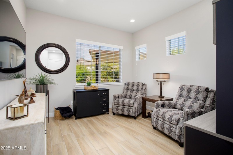 OFFICE/DEN FLEX ROOM