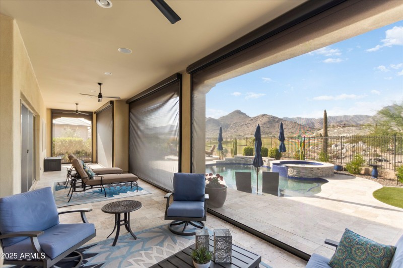 ROLLER SCREENS AT REAR PATIO