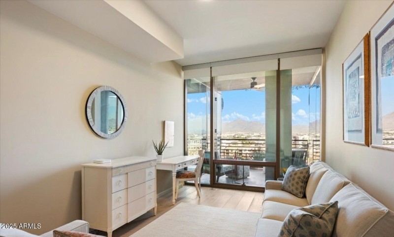 Guest Bedroom/office