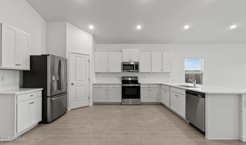 MR Lot #87 Kitchen (4) (Large)