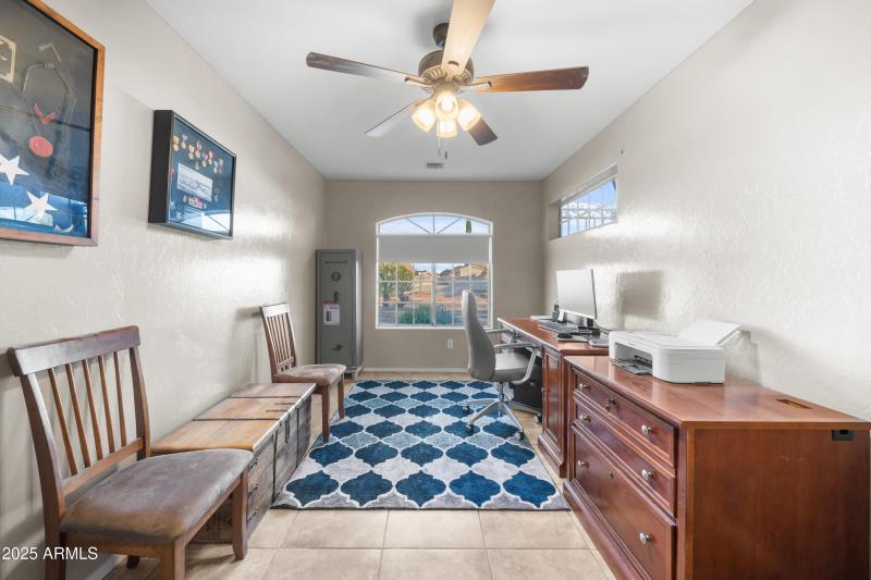 Interior - 323 Skyline Ave-17