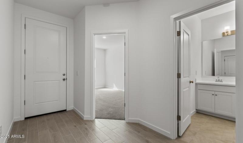 MR Lot #87 Foyer (Large)