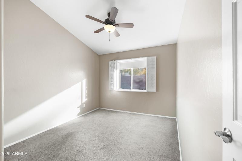 Interior - 323 Skyline Ave-16