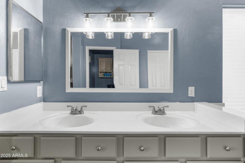 Interior - 323 Skyline Ave-13