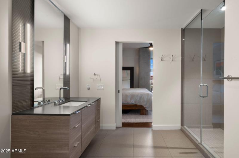 Second En-Suite Bathroom