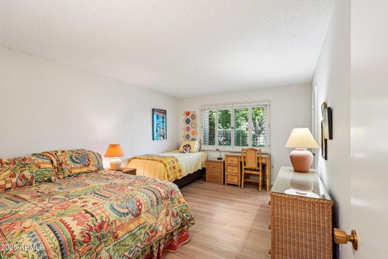 26-web-or-mls-125th Ave-S1211-026