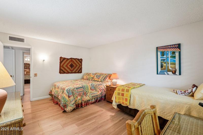 27-web-or-mls-125th Ave-S1211-027