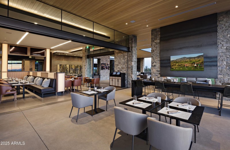 002_Clubhouse Restaurant