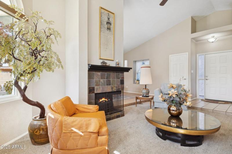 8-web-or-mls-1467-e-boston-st