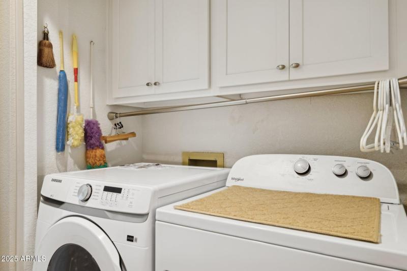 30-web-or-mls-1467-e-boston-st