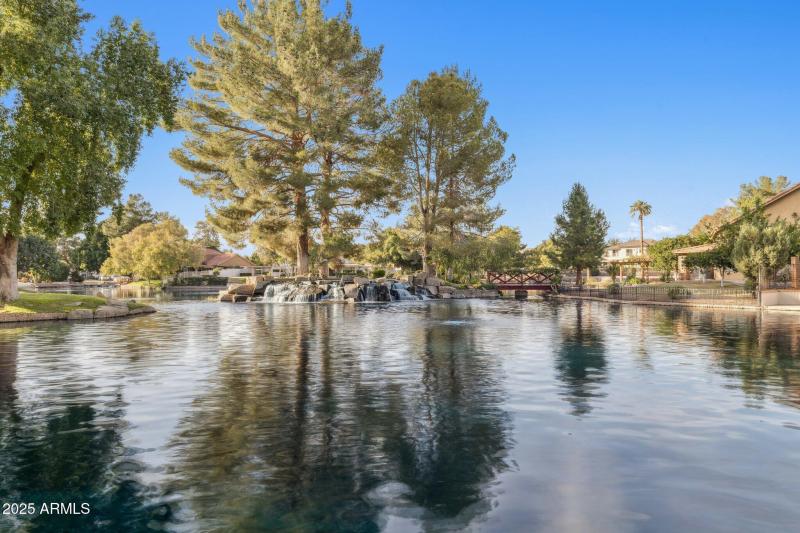 41-web-or-mls-1467-e-boston-st