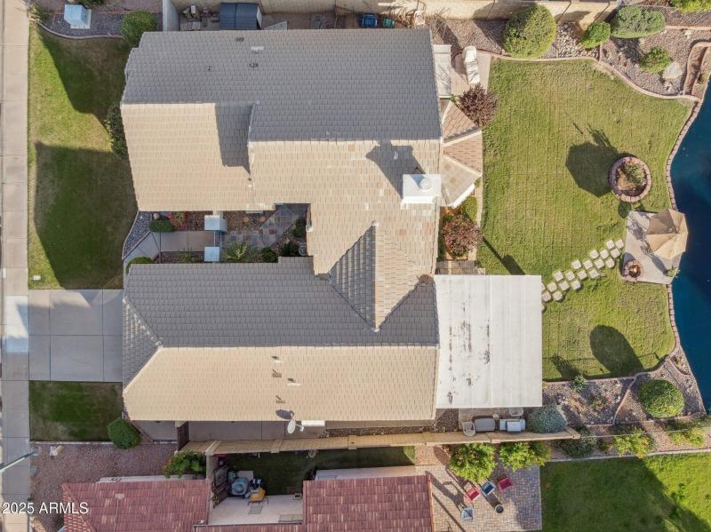 48-web-or-mls-1467-e-boston-st