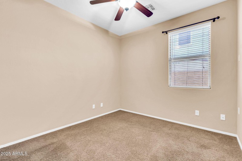 742 E Kingbird Dr-12