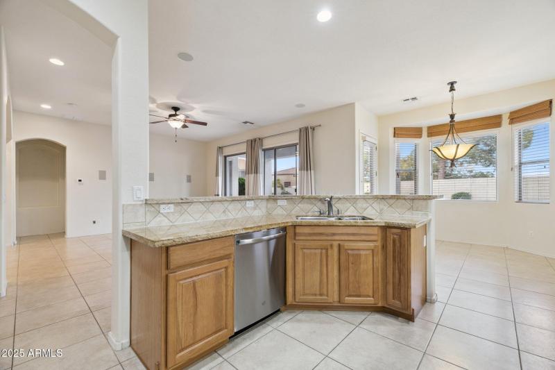 14-web-or-mls-10302-w-superior-ave