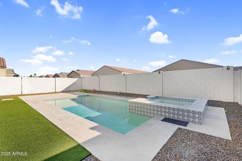 52-web-or-mls-345 W Satinka Dr-49