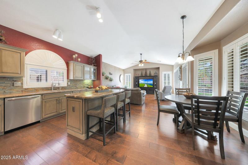 3885 E Culumber St Gilbert, AZ 85234 Fro