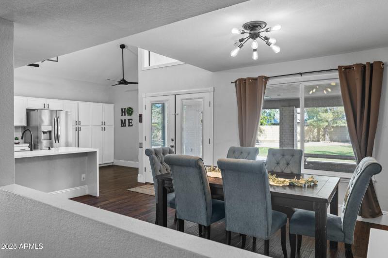 1645 N Saguaro St-12