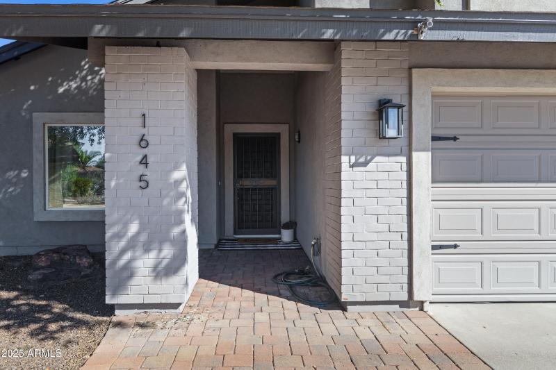 1645 N Saguaro St-4