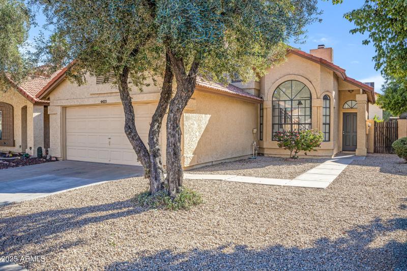 4423 E Amberwood Dr-3