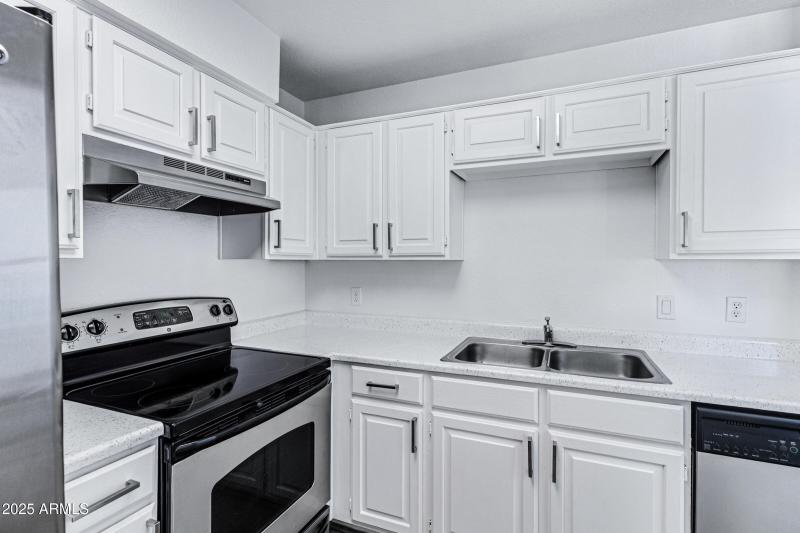 4423 E Amberwood Dr-16