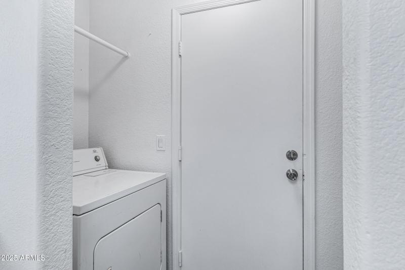 4423 E Amberwood Dr-18